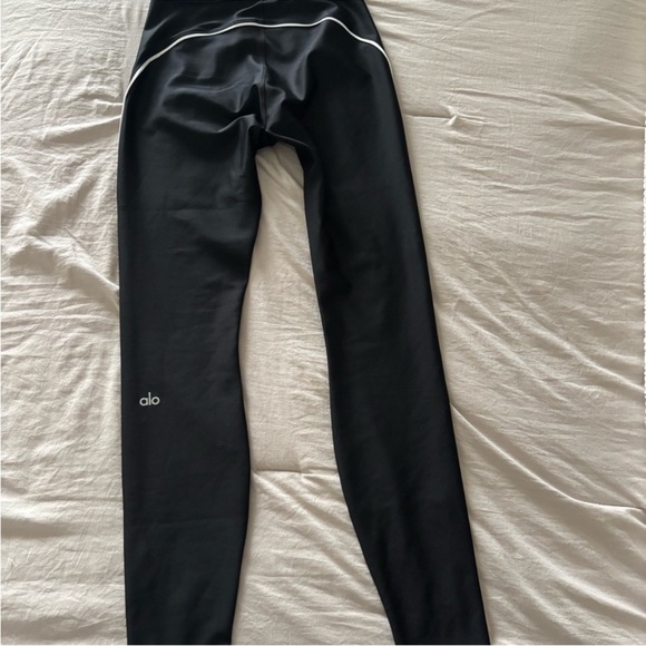 ALO Yoga Black High-Waist Leggings - Picture 2 of 4
